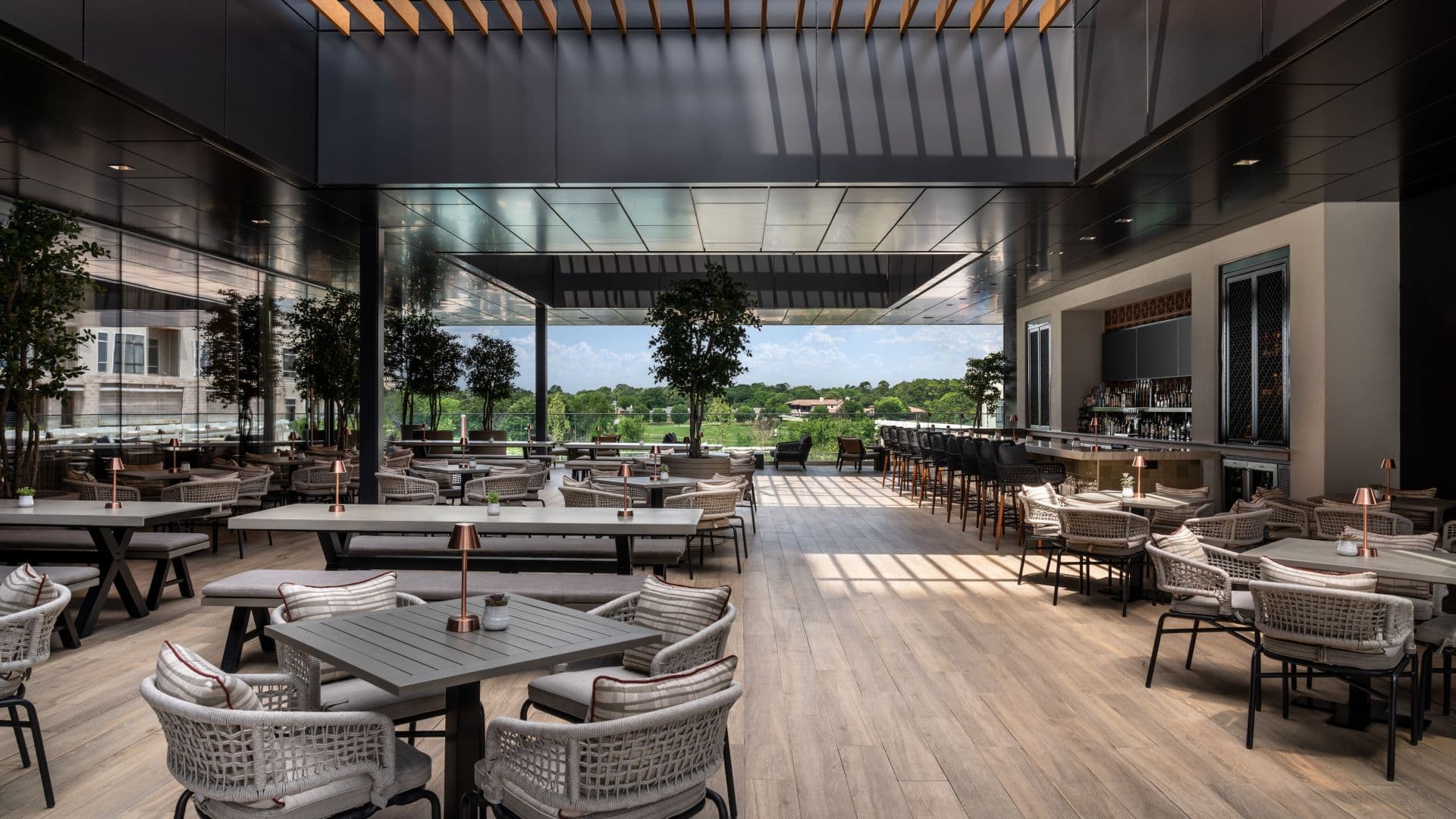 Orizzonte Bar restaurant at Marelume Retreat