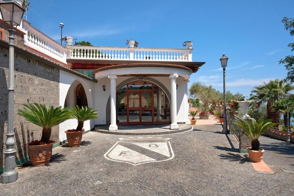 Villa Azzurra at Marelume Retreat